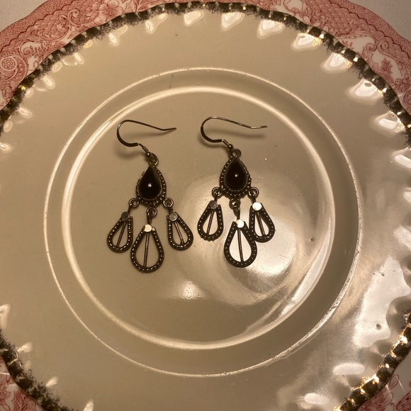 ๐ 925 sterling silver, rain drop cabochon onyx chandelier earrings. - Picture 2 of 6